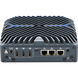 Porty USB 3.2, para USB 2.0, dwa złącza szeregowe i włącznik - Silent N3422